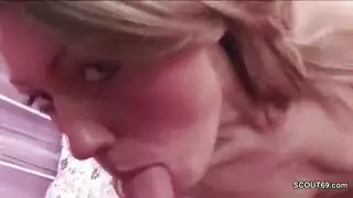 عاهرة شرجية تمط شرجها وتنتهي بقذف على الوجه