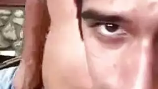 روز تأخذ قضيبًا شرجيًا قاسيًا في وضح النهار