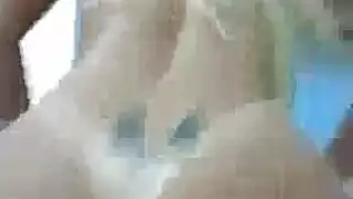 هزة الجماع الشديدة لناغاليا من الإصبع العميق واللعب بالألعاب