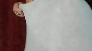 يزنقهافي الحيطه غصب عنهاويقضف