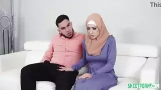 جنس فاخر: الخادمة البنفسجية تربح الكثير من المال والسائل المنوي