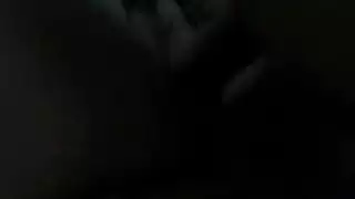 سكس عنيف: قذف على صدرها بالكامل