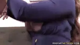 لقطة مقرّبة للفراء المبلل: متوحش ورطب