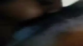 الارتداد على صدرها الضخم مشهد نكث صدر قاسي