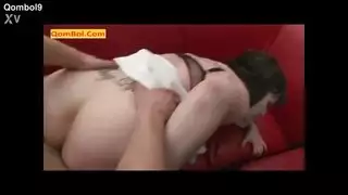 أم إيرانية قذرة تحب نيك جماعي بالقذف داخلها