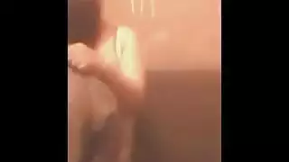 عاهرة تئن وتستمتع بلعق فرجها وجنس صريح في الجزء الثاني