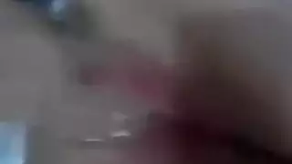 جسم حار وحركات أشد سخونة: منار في مشهد صريح وقاسي