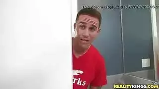 الكسيس فوكس يحب عندما يكون حبيبها سخيف لها بشدة، ضيق كس طوال اليوم