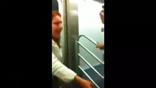 المتعري متجر 19 عاما