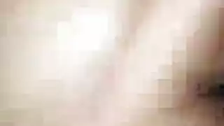 فارس يخدم منزلاً مليئاً بالعاهرات المستعدات