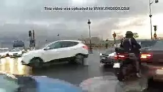 عاهرة باريسية تأخذ شرجياً في السيارة ثم جنس صريح في الخارج