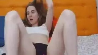 أنات من النشوة أثناء جلسة جماع عنيفة ومثيرة