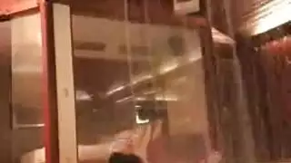 الكاميرا تلتقط فرسها المبلل يأخذ قضيبًا عميقًا