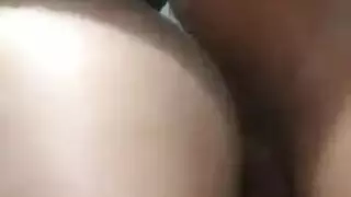 قذف داخلي علني: ثنائي يخاطر بكل شيء من أجل هزات الجماع الخارجية