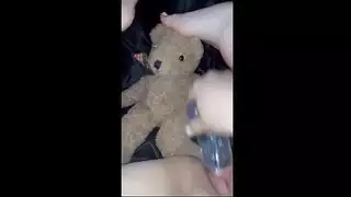 تلحس كس امها و هي نايمه