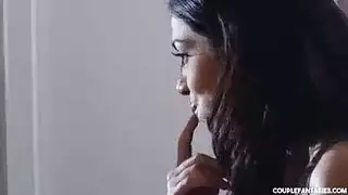 أخوات الثلاثة نامن في غرفة
