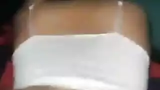 سكس سريع وقاسي: فتاة مصرية مثيرة تأخذ قضيباً خشناً