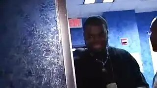 نجوم الإباحية يُخربون منزل الحلم الأمريكي المثالي