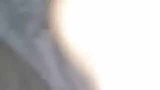 زوجة خائنة تأخذ قضيب عشيقها الصلب في مؤخرتها