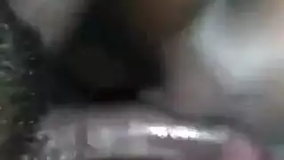 فتاة الكرتون المثيرة تأخذ عمودًا نابضًا جاهزًا لدخولها الخلفي