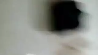 قميص أزرق، بلا بنطال داخلي: مشهد جيسيكا ريان إكس إكس إكس