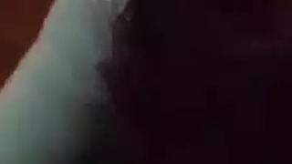 جسد نحيل، هزات كبيرة: فيديو فيينا الإباحي في الحمام الرطب