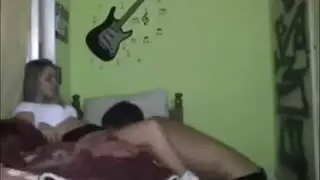 ثنائي هاوي مثار يمارس الجنس بقوة على كاميرا الويب