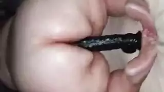 قضيب جائع يضرب مهبل ضيق مبلل ببظر منتفخ