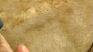 لسان عميق وبلع: زوجين هواة في عمل إكس إكس إكس بالوجه